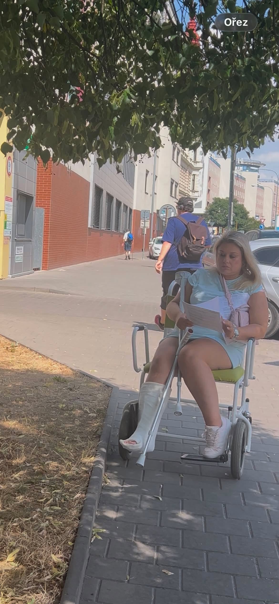 girl slc wheelchair video