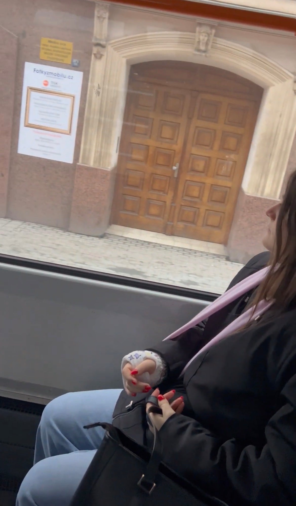 sac girl tram video