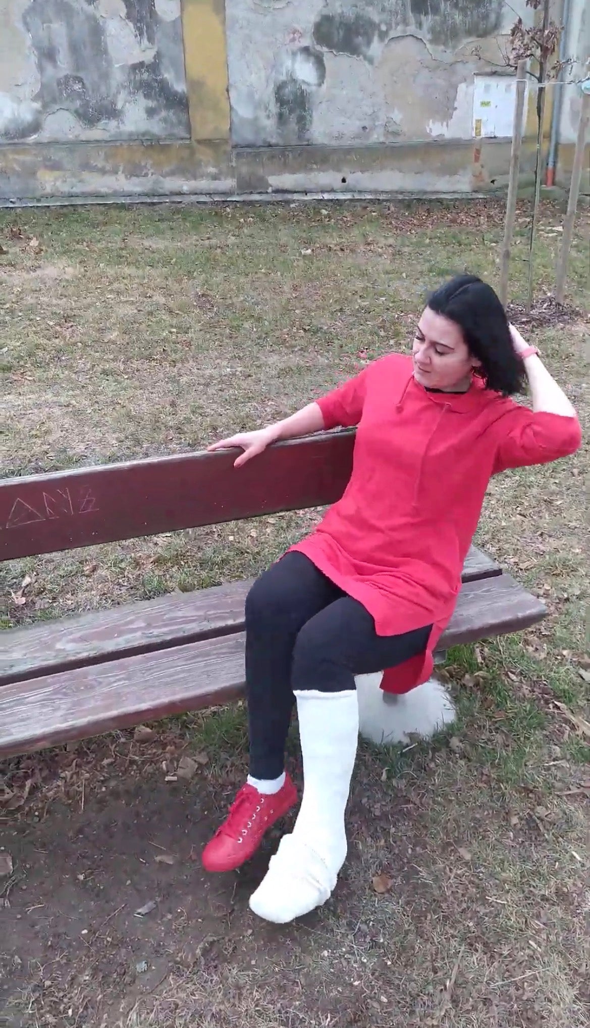 Girl in red slwc with sock video