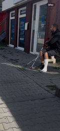 Leg injured mens photo pack