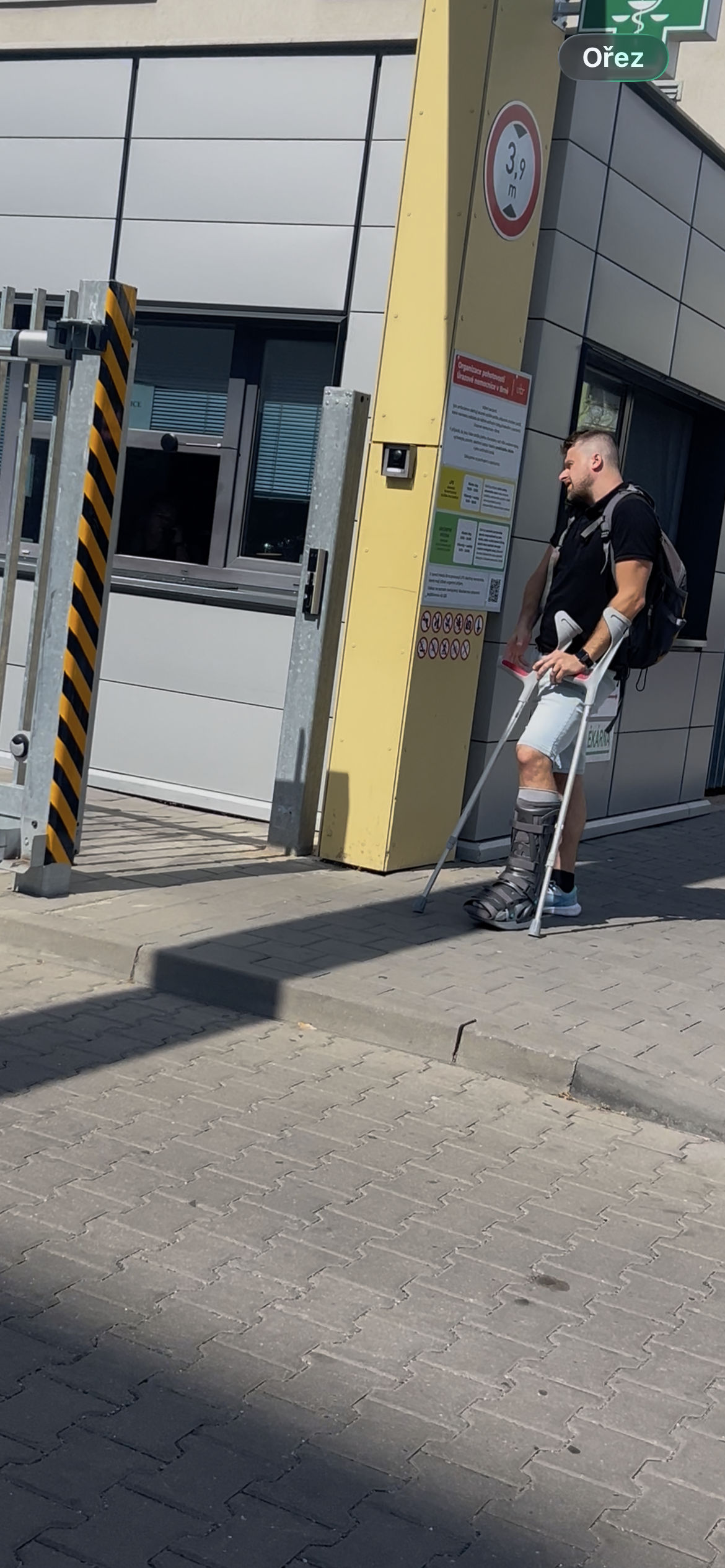 Man boot video